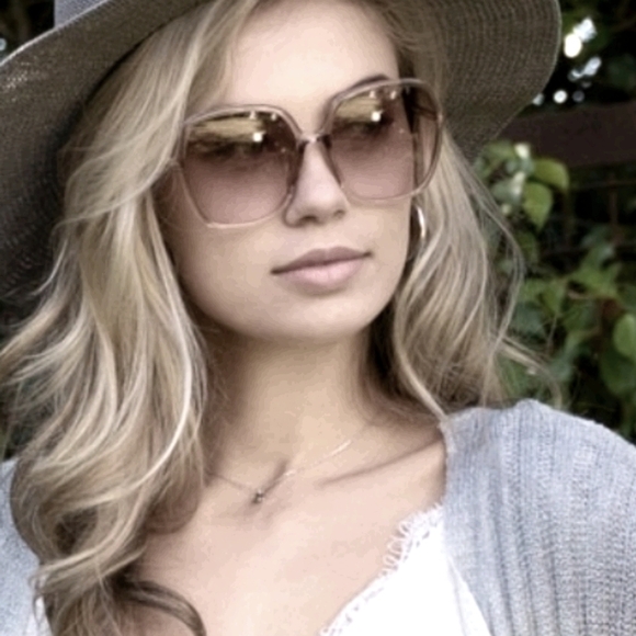 BE SEXY OVERSIZED SUNGLASSES - Picture 2 of 3